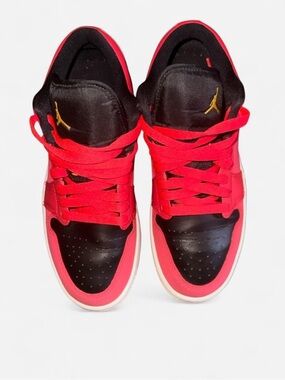 Air Jordan 1 low “Siren Red”